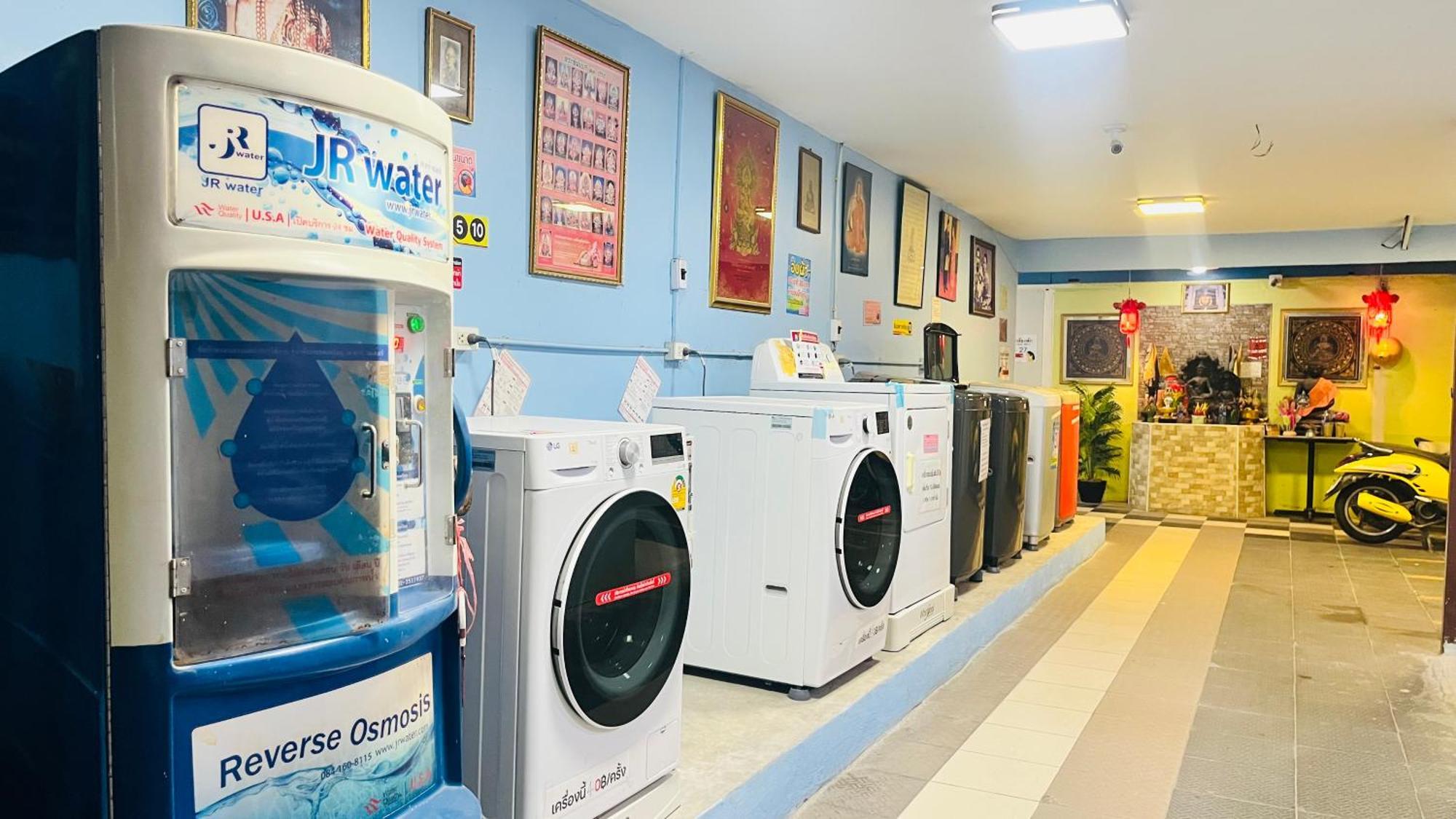 Pa Chalermchai Guesthouse 방콕 외부 사진