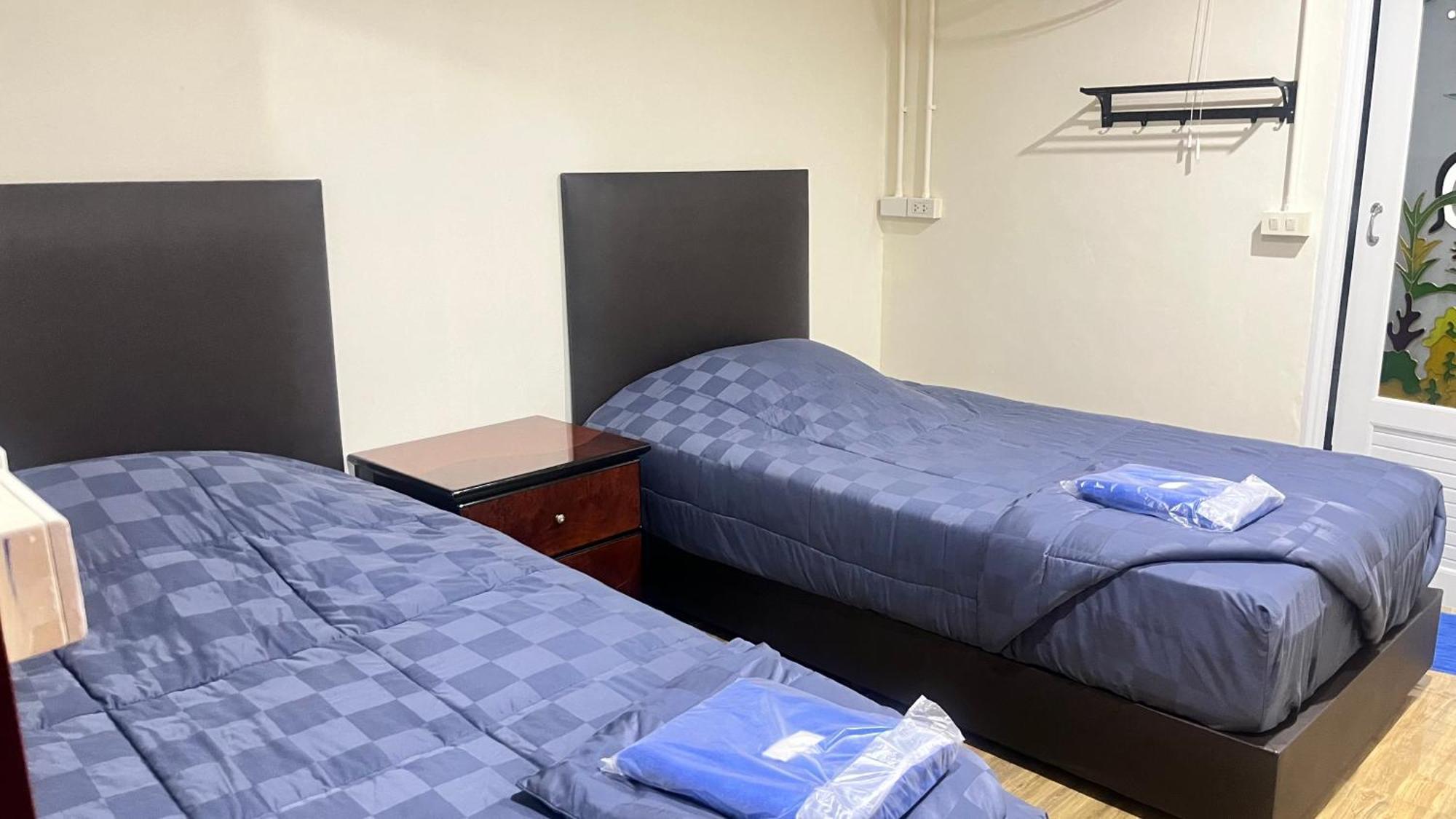 Pa Chalermchai Guesthouse 방콕 외부 사진