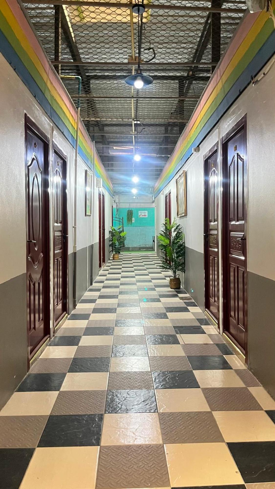Pa Chalermchai Guesthouse 방콕 외부 사진