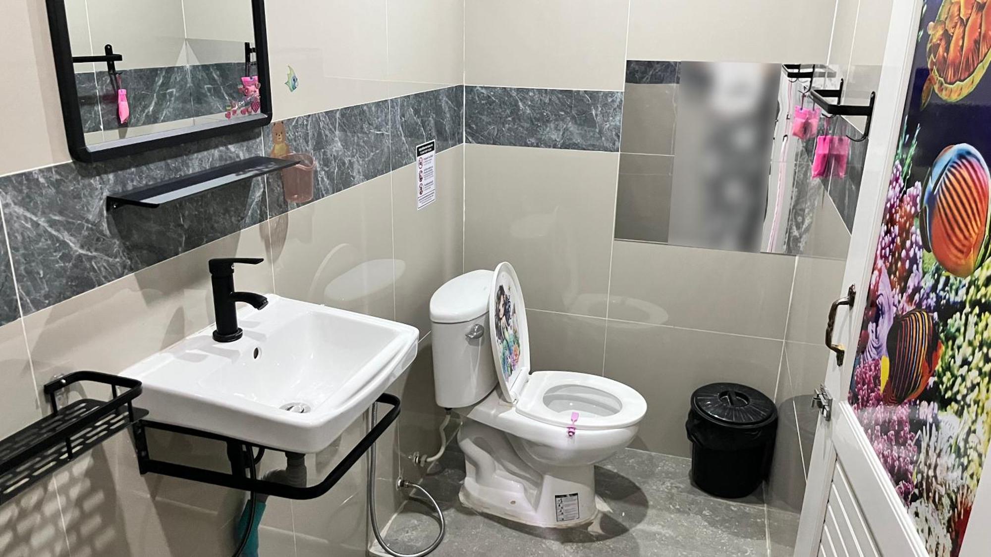 Pa Chalermchai Guesthouse 방콕 외부 사진